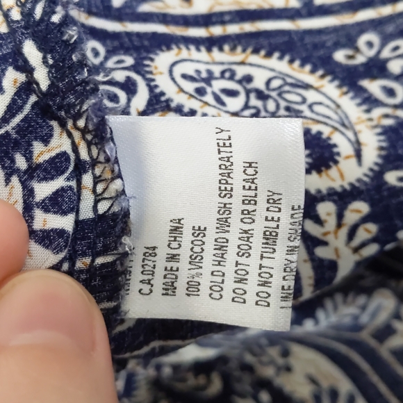 Papillon Paisley Print Lace Up Neckline T-Shirt - Picture 11 of 13
